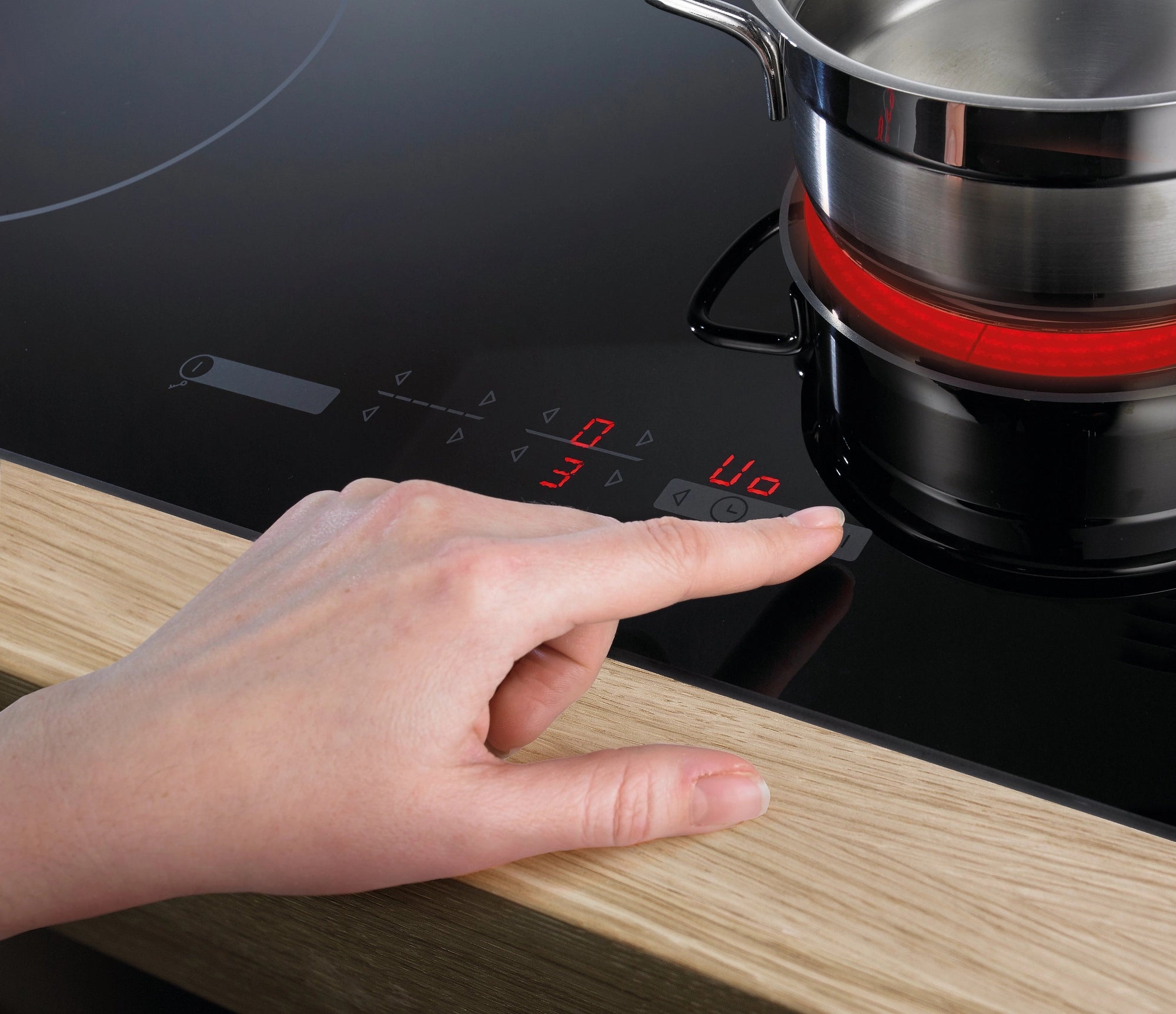 Hisense E6431C 59.5cm Ceramic Hob - Black