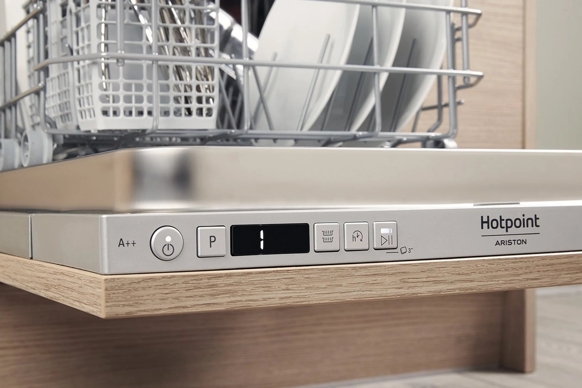 Hotpoint HSICIH4798BI Integrated Slimline Dishwasher - 10 Place Settings