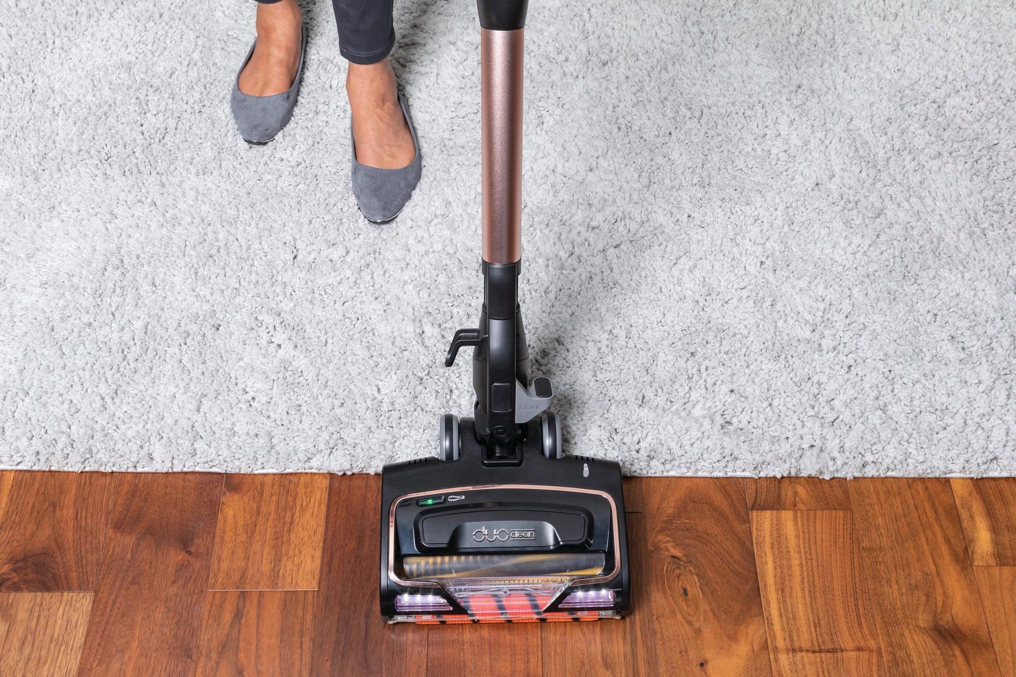 Shark HZ500UKT Anti Hair Wrap Corded Stick Vacuum Cleaner with Flexology & TruePet - Rose Gold