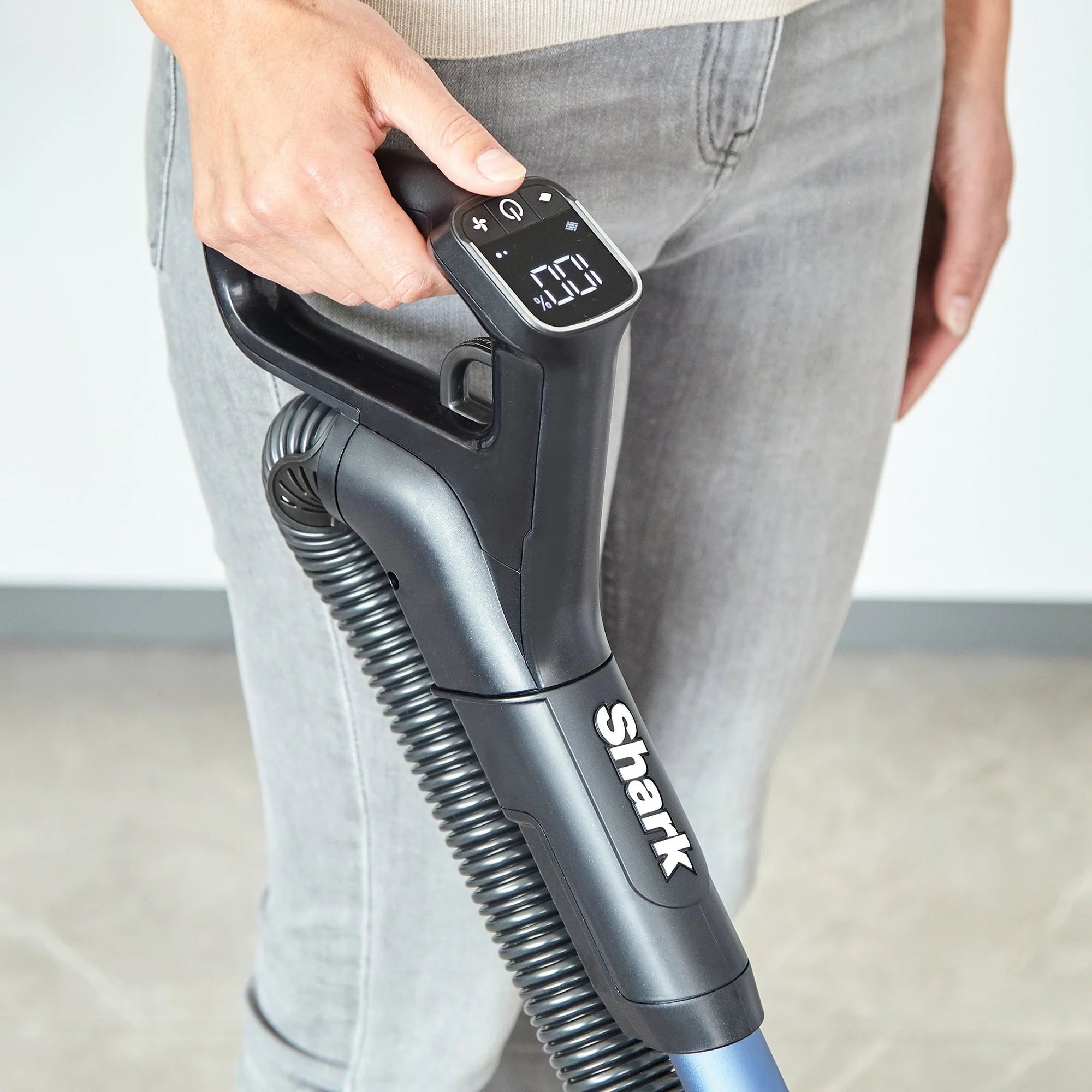 Shark ICZ300UKT Anti Hair Wrap Cordless Upright Vacuum Cleaner with PowerFins Powered Lift-Away & TruePet - 60 Minute Run Time