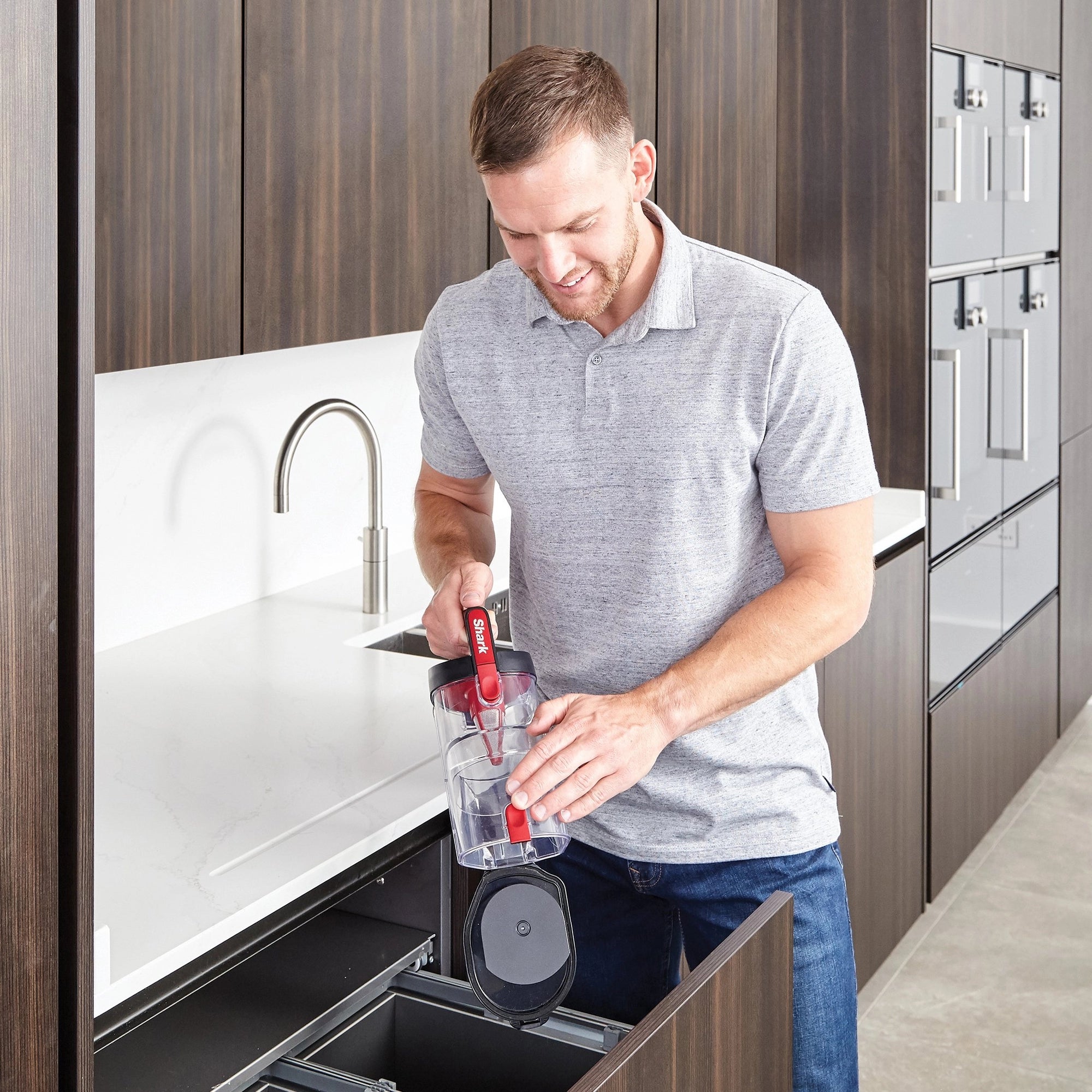 Shark ICZ300UK Anti Hair Wrap Cordless Upright Vacuum Cleaner with PowerFins & Powered Lift-Away - 60 Minute Run Time - Red