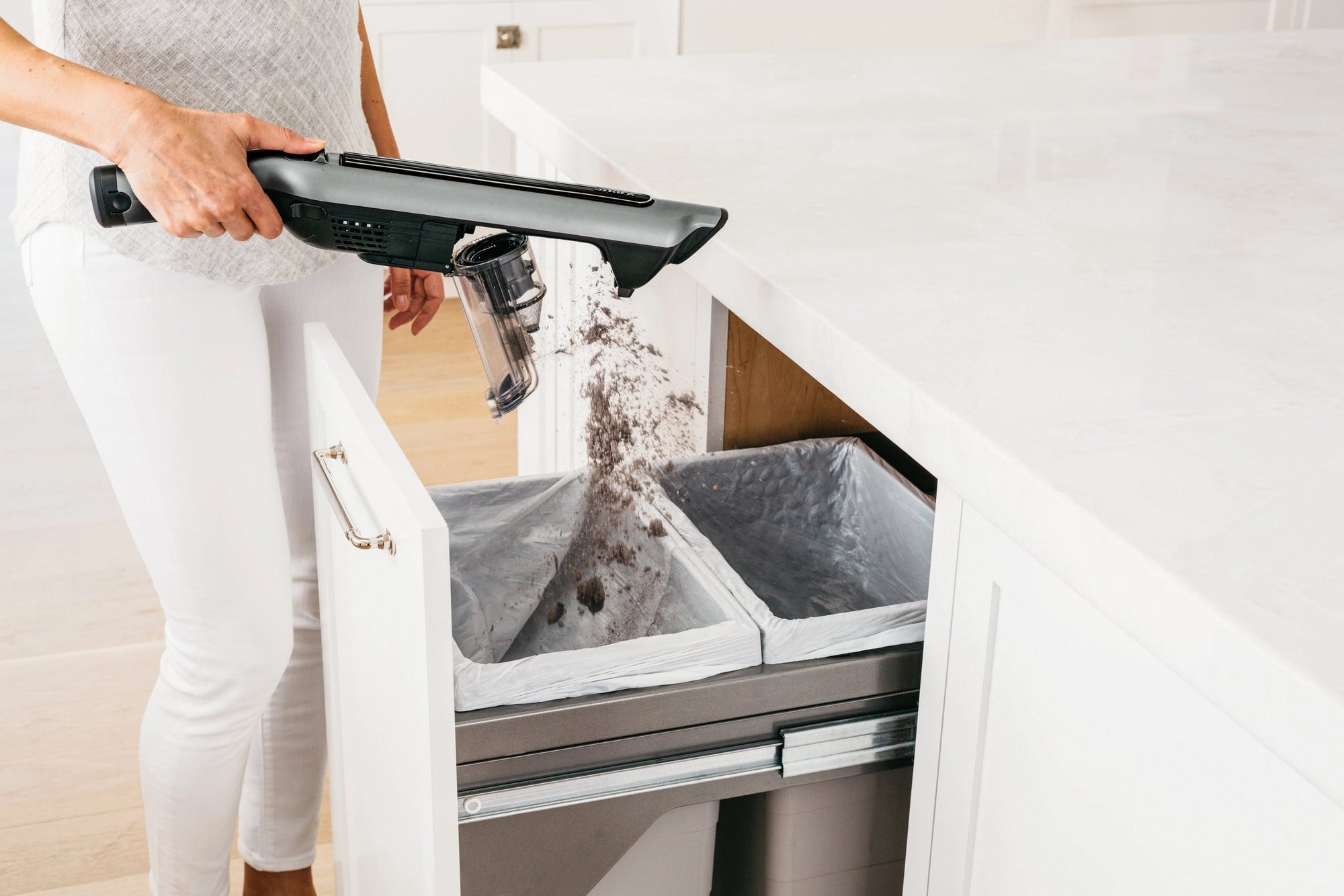 Shark WV361UK Cordless Vacuum Cleaner with Anti Hair Wrap Technology - Run Time 16 Mintues - Steel Grey