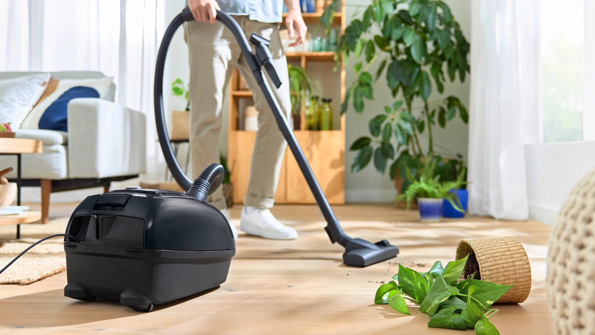 Bosch BGL38BA3GB Serie 4 ProEco 850W Bagged Cylinder Vacuum Cleaner - Black