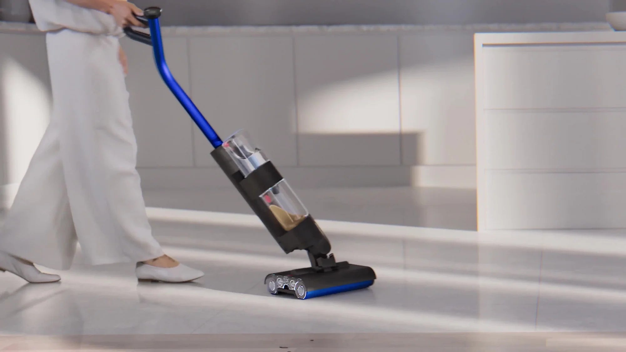 Dyson WASHG1 Wet Cleaner - 35 Minutes Run Time - Black/Blue
