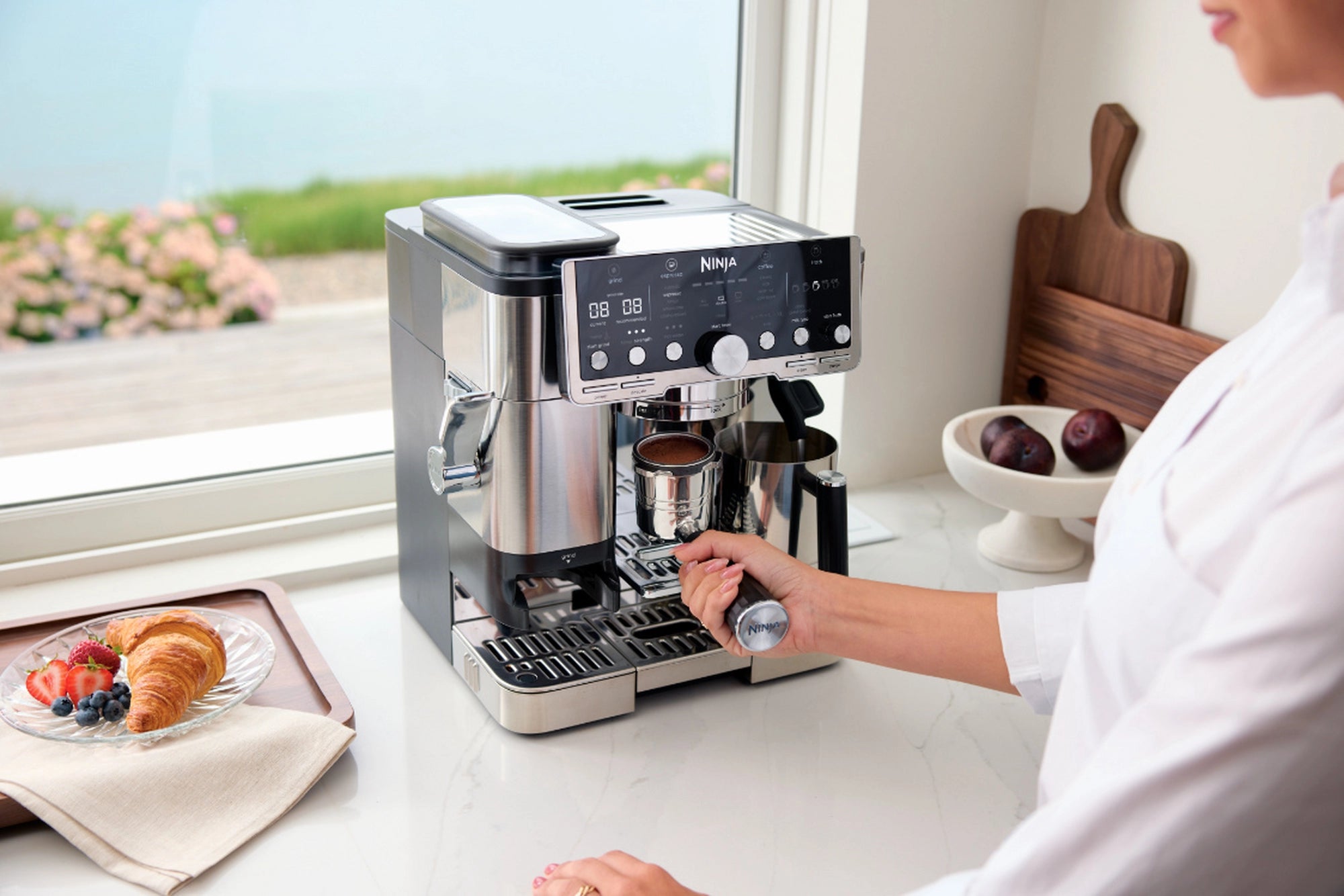 Ninja ES701UK Luxe Café Pro Series Espresso Machine - Black/Stainless Steel