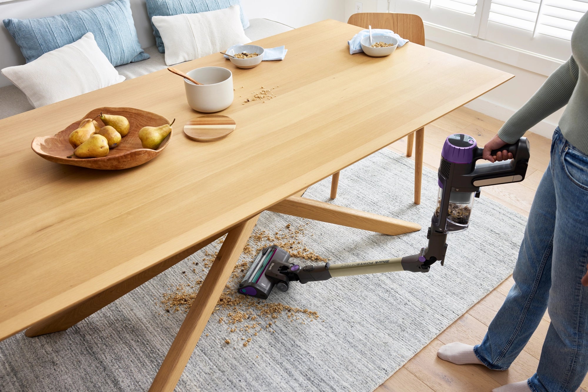 Shark IP3251UKT PowerDetect Clean & Empty Cordless Pet Vacuum Cleaner - 70 Minutes Run Time - White/Java Grey