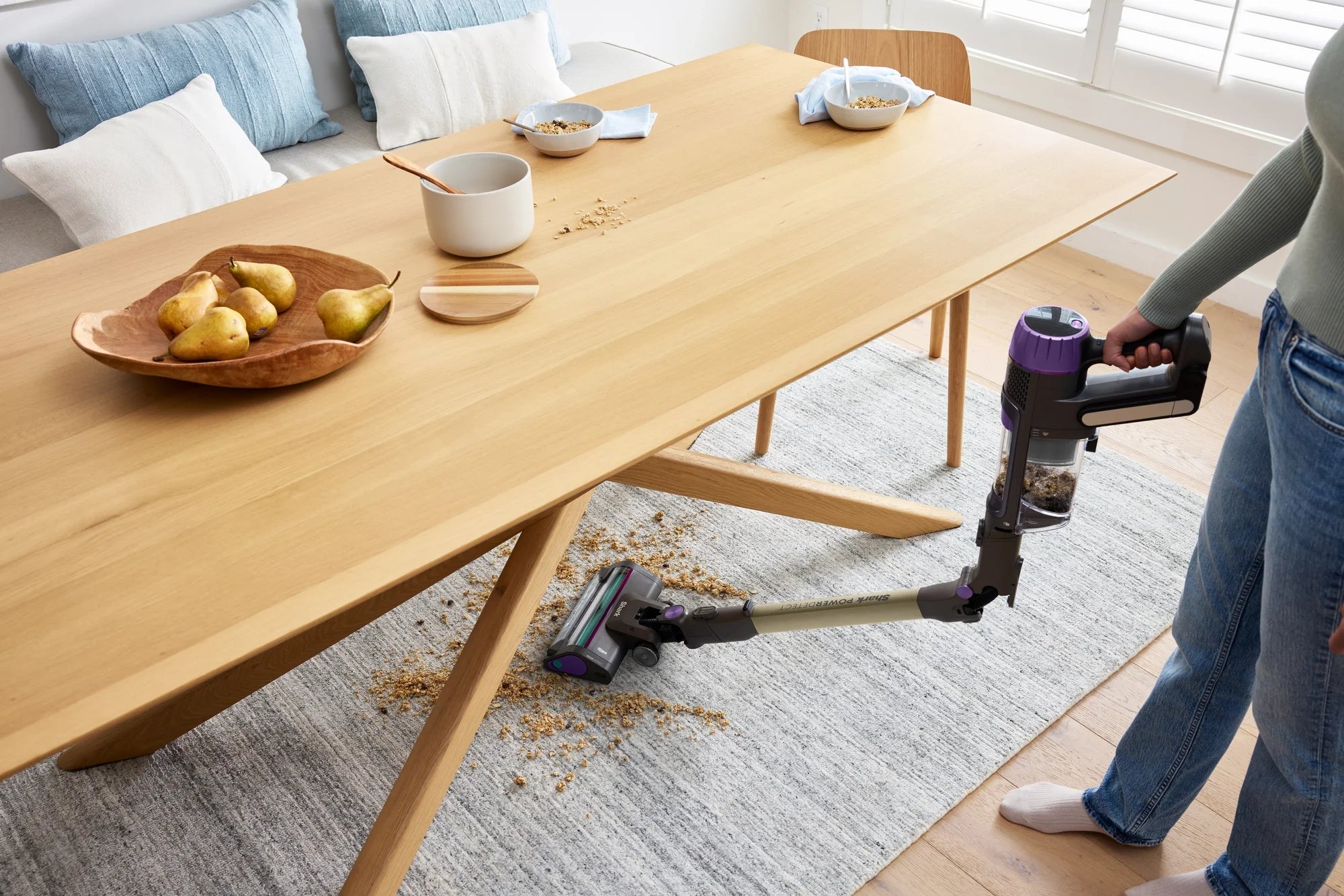 Shark IP3251UKT PowerDetect Clean & Empty Cordless Pet Vacuum Cleaner - 70 Minutes Run Time - White/Java Grey