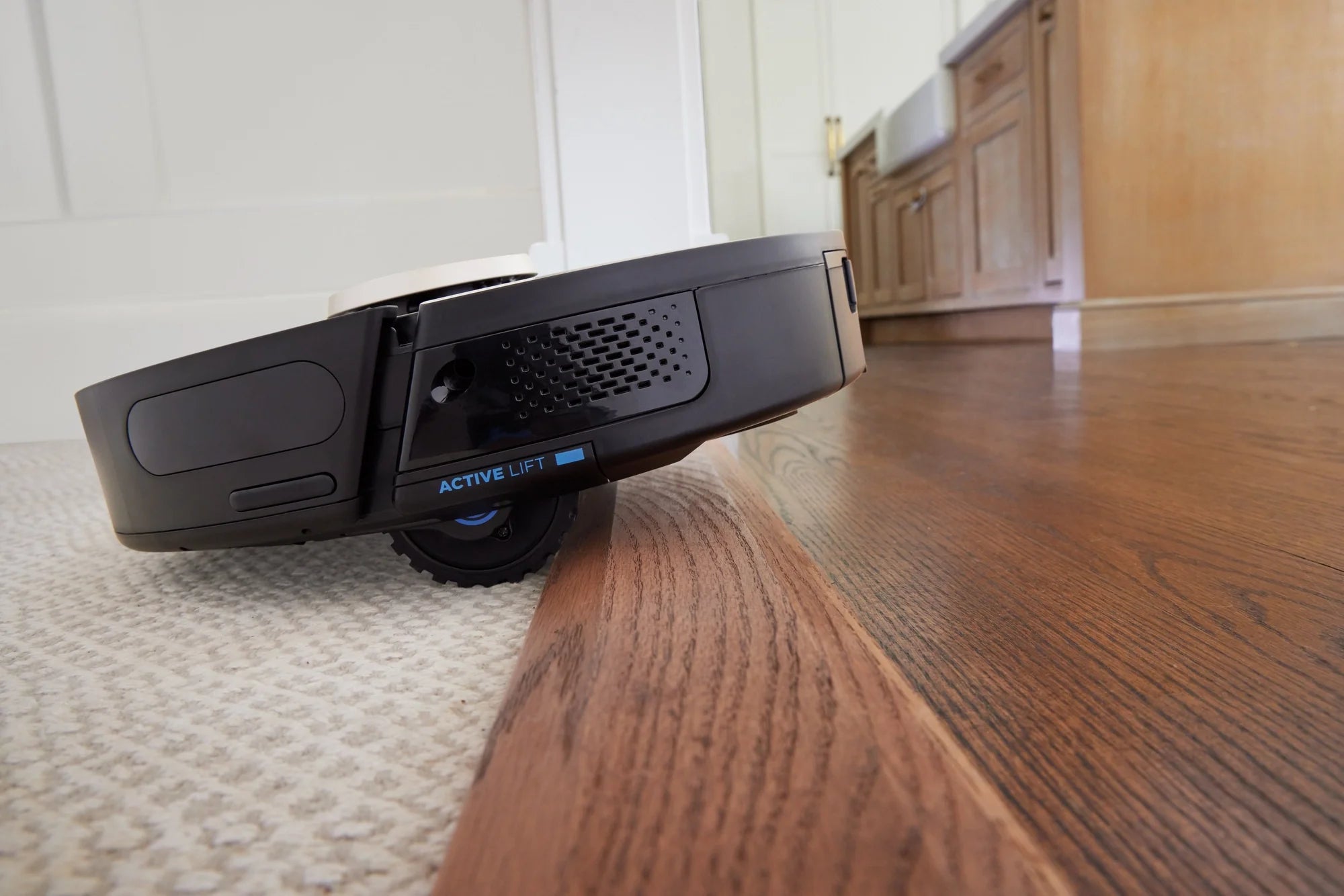 Shark RV2820VEUK PowerDetect Self-Empty Robot Vacuum - 100 Min Minutes Run Time - Black